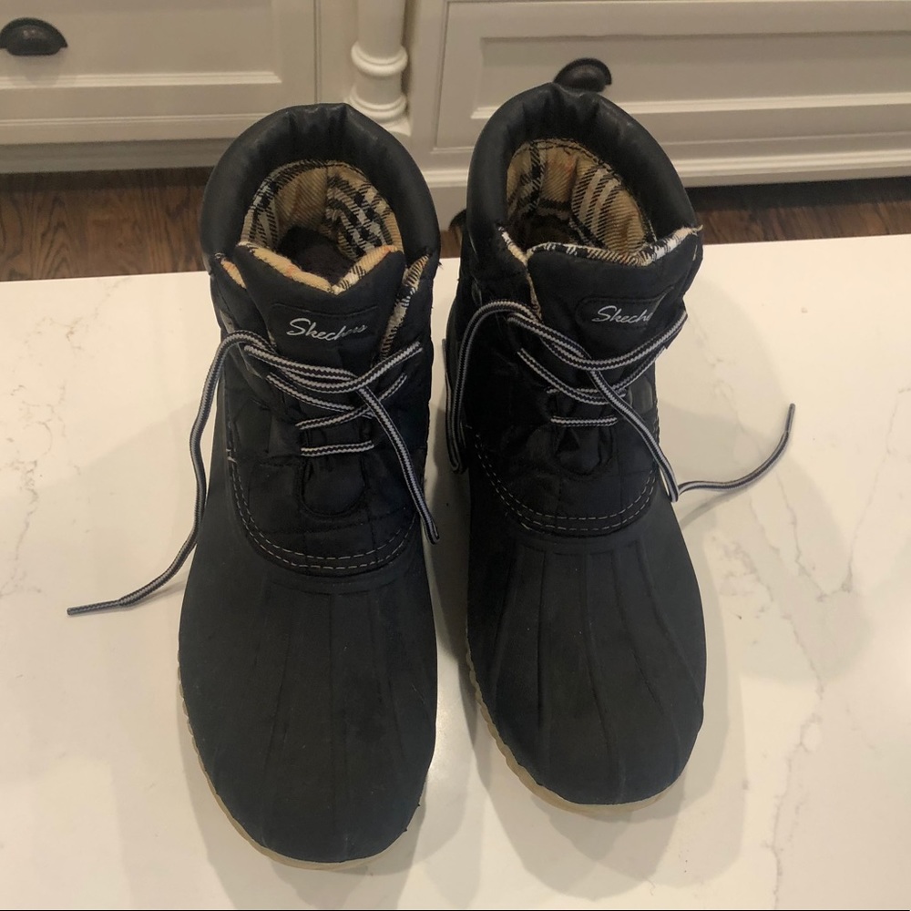 skechers black duck boots